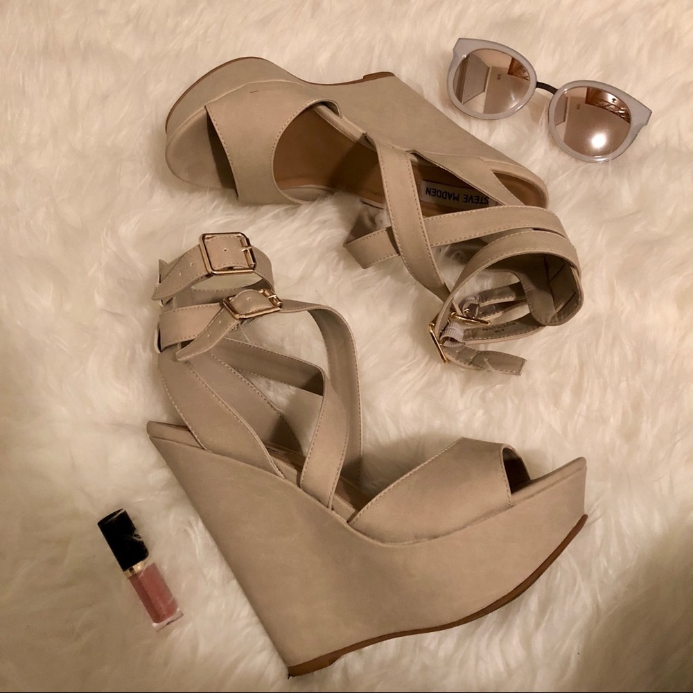 Women’s Steve Madden Platform Wedge - size 9.5